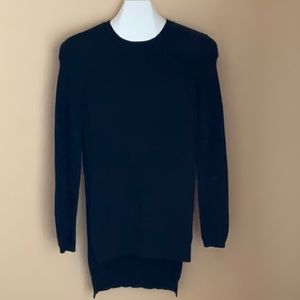 BCBGeneration Size XS/S Black Long Sleeve Sweater